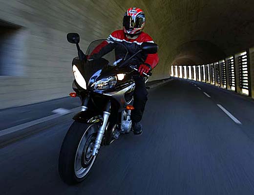 YamahaFazer6002004-4528-102-f.jpg